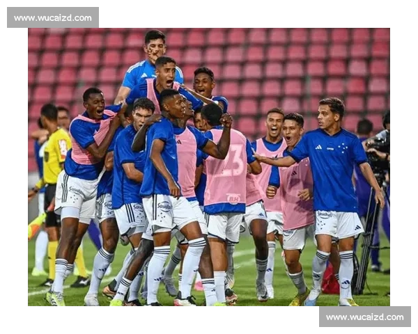 兰斯VS第界巅峰对决解析实力碰撞与战术走向前瞻关键球员状态 兰斯VS第界巅峰对决解析实力碰撞与战术走向前瞻关键球员状态