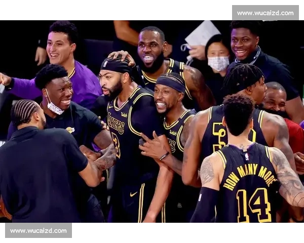 湖人对决热火总决赛第二场直播焦点解析与胜负前瞻阵容战术走势